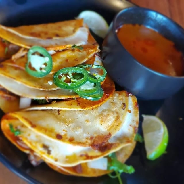 BIRRIA TACOS.